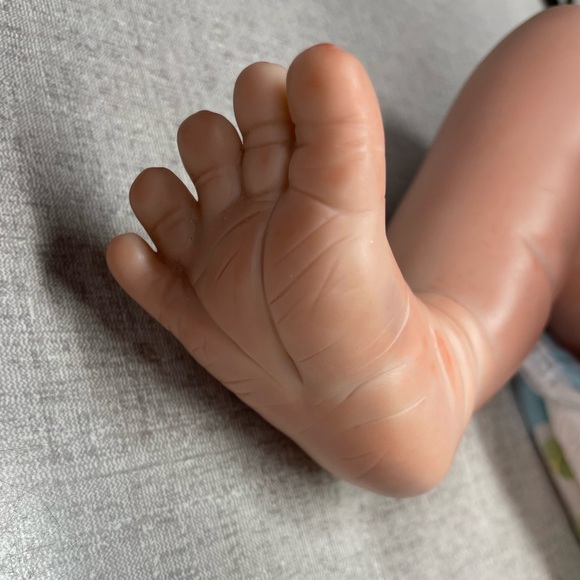 Anatomically Correct Newborn Girl With Tree Costume Pre Owned Condition - Picture 2 of 8